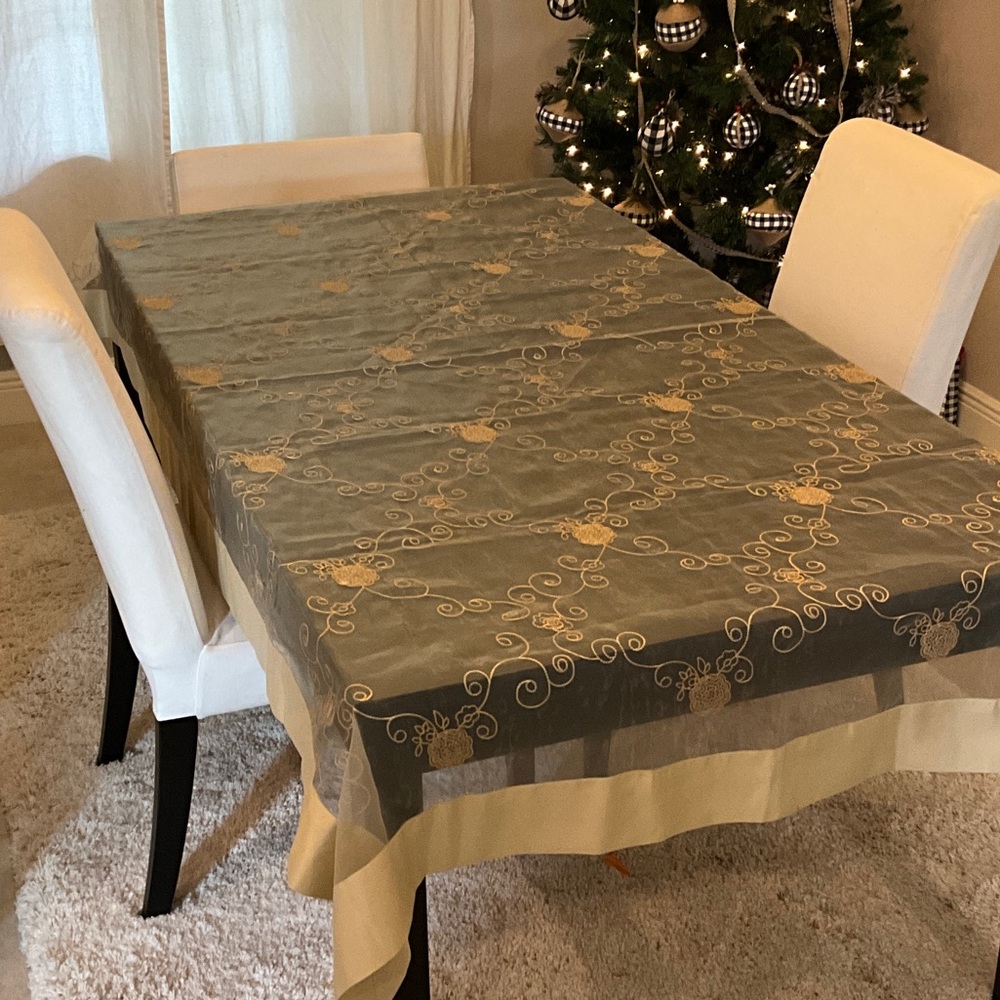 Elegant Gold-embroidered Shear Tablecloth